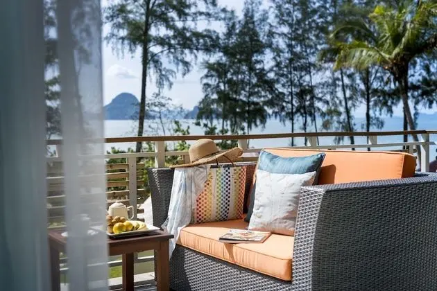 Upper Beach Bungalow