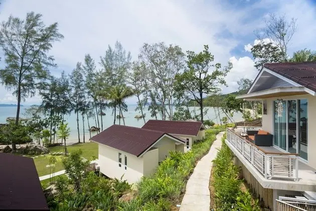 Upper Beach Bungalow