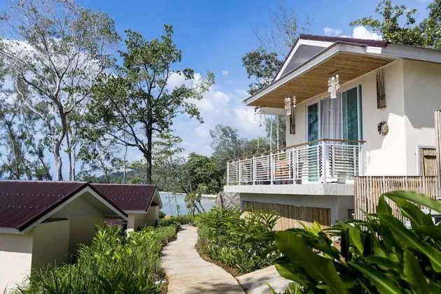 Upper Beach Bungalow