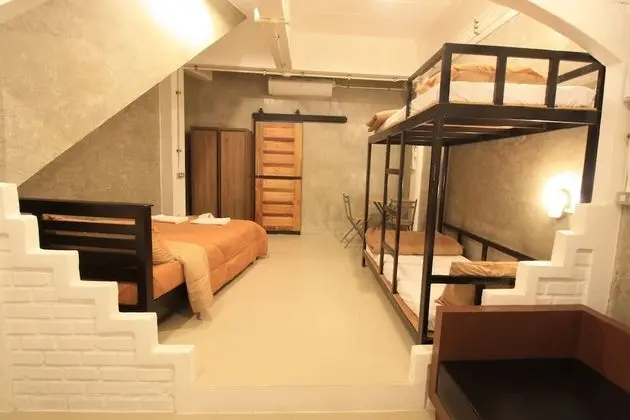 1 Bedroom with Full Kitchen