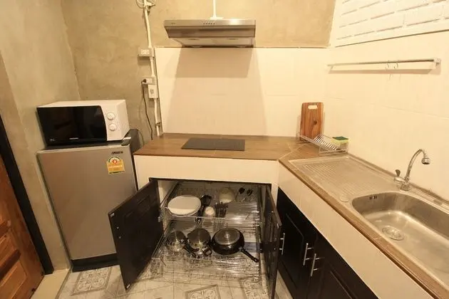 1 Bedroom with Full Kitchen
