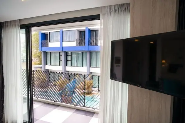 Corner Suite