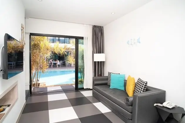 Duplex Pool Access