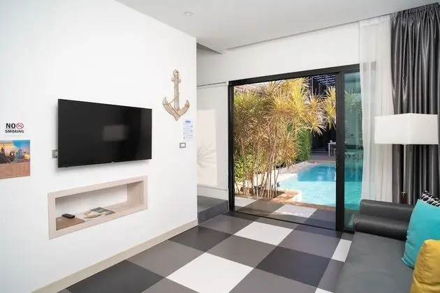 Duplex Pool Access