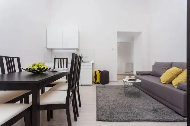 Superior Apart Daire, 1 Büyük (Queen) Boy Yatak ve Çekyat (4)