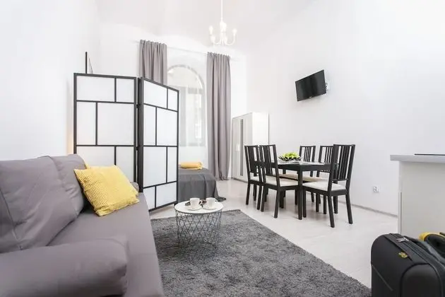 Superior Apart Daire, 1 Büyük (Queen) Boy Yatak ve Çekyat (4)