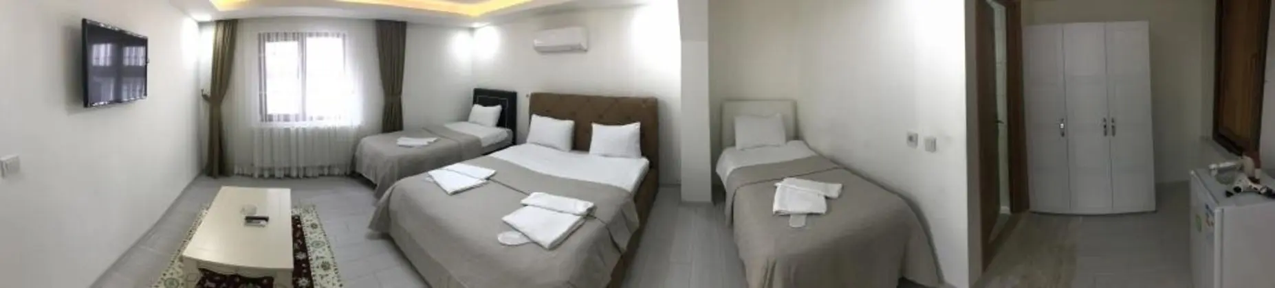Triple, Şehir veya Dağ Manzaralı