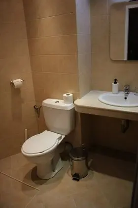 Büyük Yataklı Tek Kişilik Oda