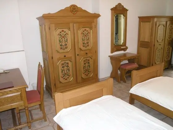 Basic Üç Kişilik Oda