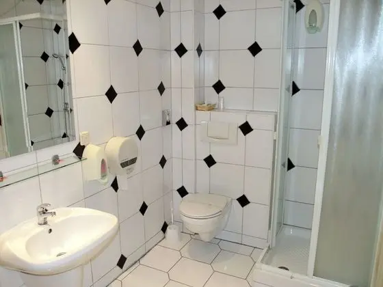Basic Üç Kişilik Oda