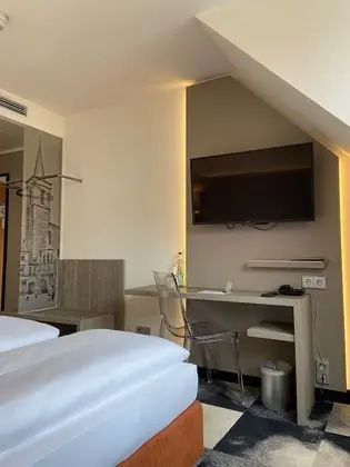 Basic Tek Büyük Yataklı Oda