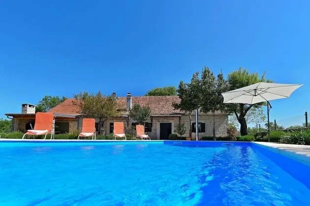 Villa, Sigara İçilebilir