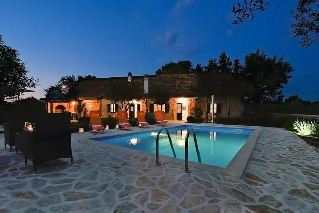 Villa, Sigara İçilebilir