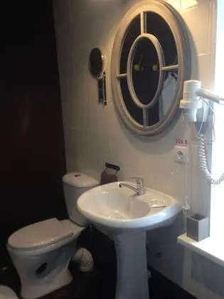 Comfort Tek Büyük Yataklı Oda