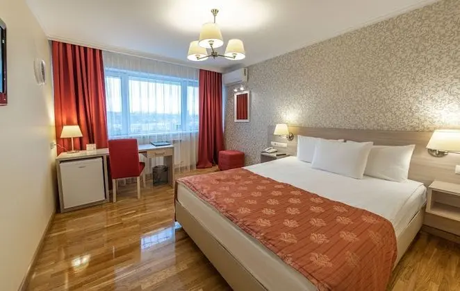 Standard Tek Büyük Yataklı Oda