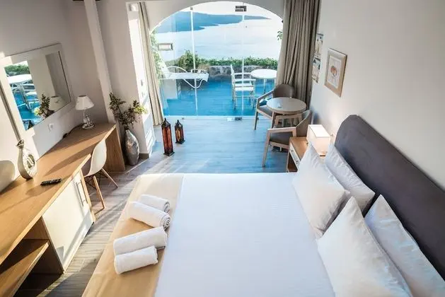 Standard Suite, Sea View