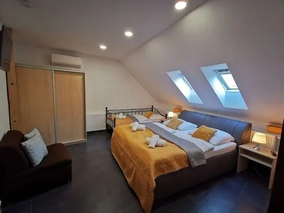 Family Oda, Bahçe Manzaralı (5 beds)