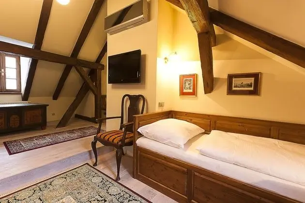 Standard Tek Büyük Yataklı Oda