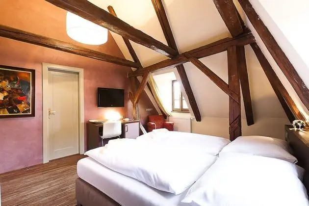 Standard Tek Büyük Yataklı Oda