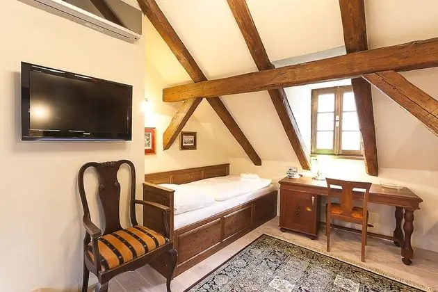 Standard Tek Büyük Yataklı Oda