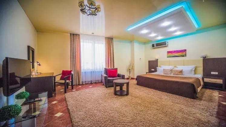 Deluxe Tek Büyük Yataklı Oda, 1 Çift Kişilik Yatak ve Çekyat