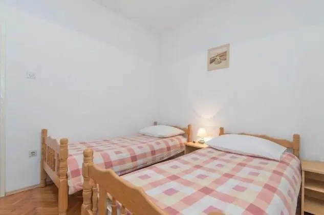 Apart Daire (Krešo - 100 m from sea - A1 desni(4+)