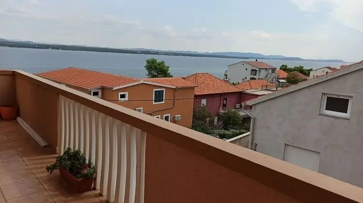 Apart Daire (Krešo - 100 m from sea - A1 desni(4+)