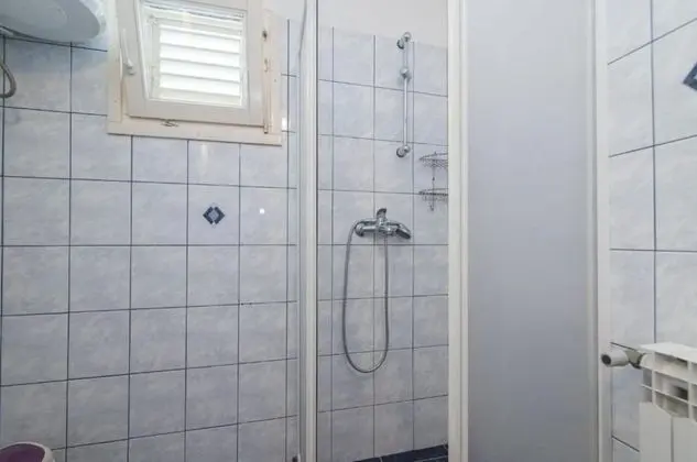 Apart Daire (Krešo - 100 m from sea - A1 desni(4+)