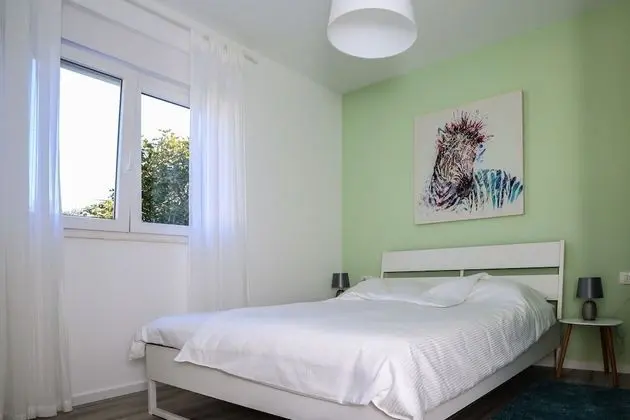 Ev (Kreso - with pool - H(8))