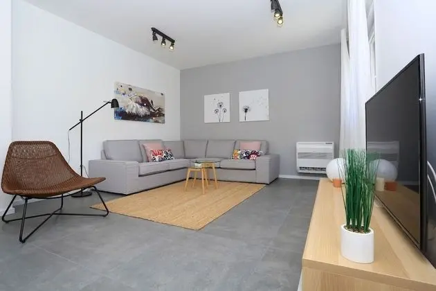 Ev (Kreso - with pool - H(8))