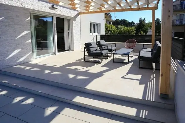 Ev (Kreso - with pool - H(8))