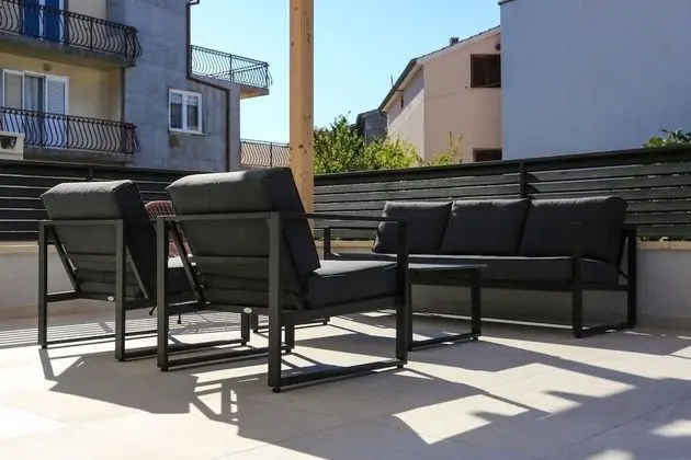 Ev (Kreso - with pool - H(8))