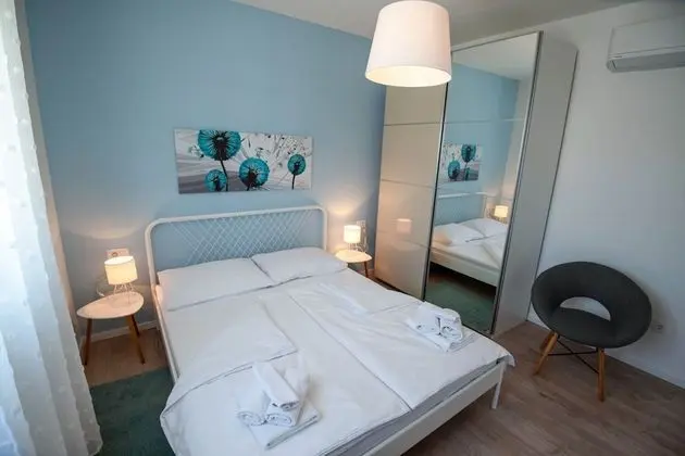 Ev (Kreso - with pool - H(8))