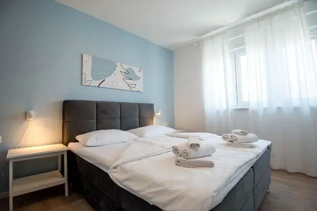 Ev (Kreso - with pool - H(8))