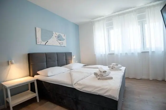 Ev (Kreso - with pool - H(8))