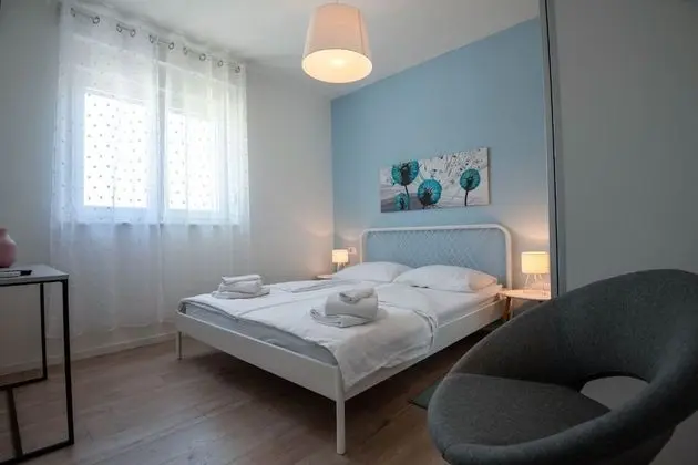 Ev (Kreso - with pool - H(8))