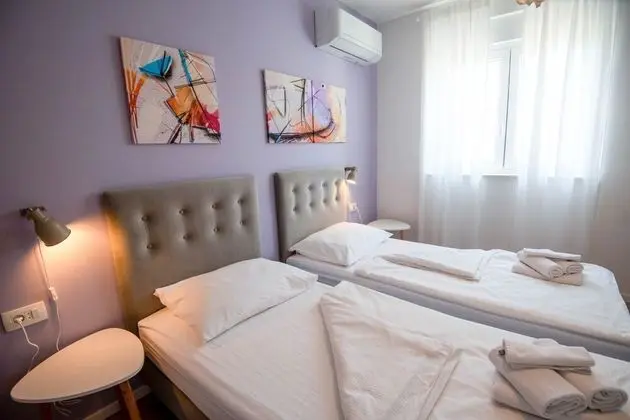 Ev (Kreso - with pool - H(8))