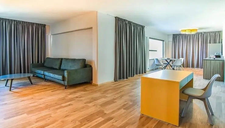 Apart Daire, 2 Yatak Odası, 2 Banyolu, Deniz Manzaralı