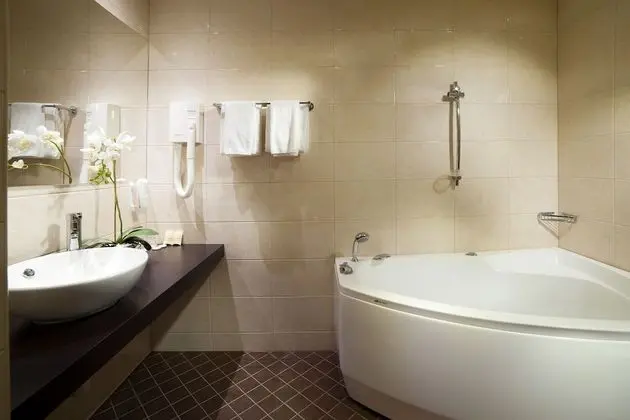 Zen Deluxe with Spa Bath (Morning Sauna Included)