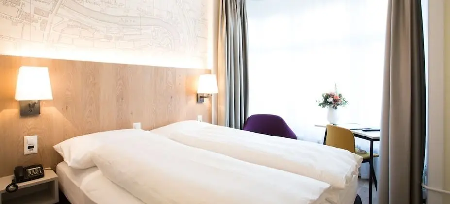 Style Queen Room