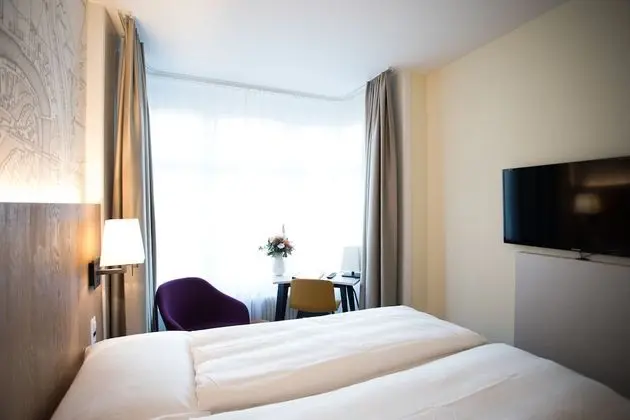 Style Queen Room