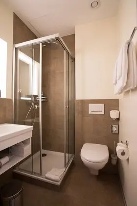 Style Queen Room