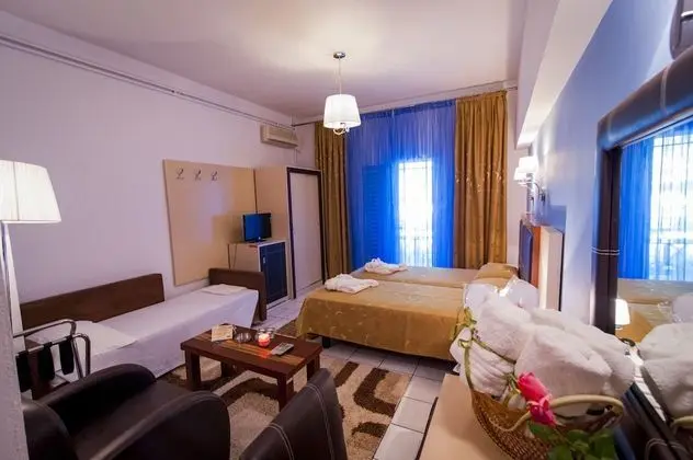Üç Kişilik Oda