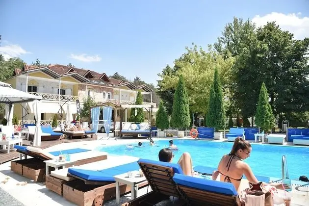Üç Kişilik Oda