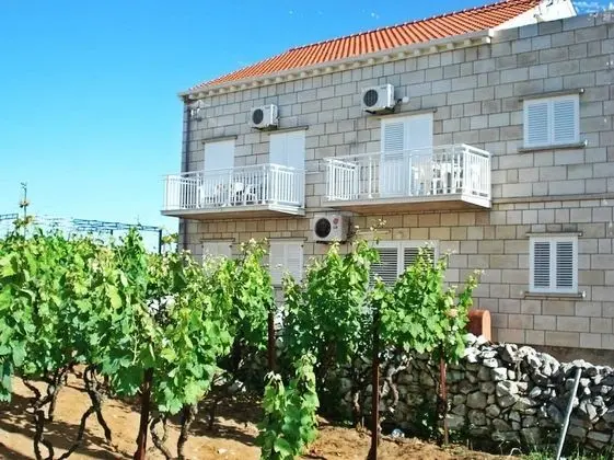 Apart Daire (Krila - cozy and seaview - A2(2+1))