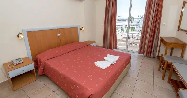 Economy Tek Büyük veya İki Ayrı Yataklı Oda, Balkon