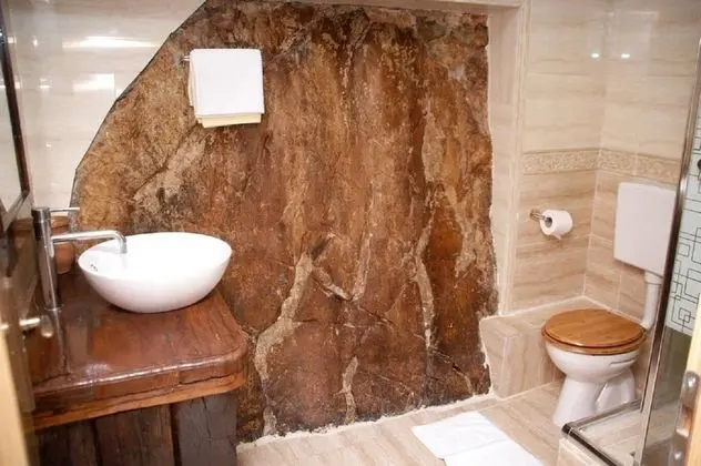 Ev (Kris - quiet and romantic - H(8+2))