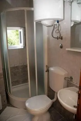 Ev (Kris - quiet and romantic - H(8+2))