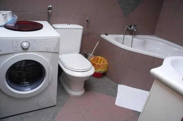 Ev (Kris - quiet and romantic - H(8+2))