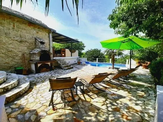 Ev (Kris - quiet and romantic - H(8+2))